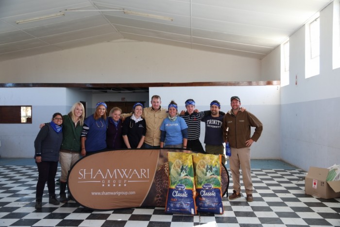 A group of veterinary students visit the local community to treat dogs